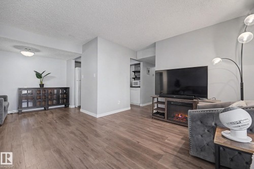 #101 7203 171 St Nw, Edmonton, AB - Indoor Photo Showing Living Room