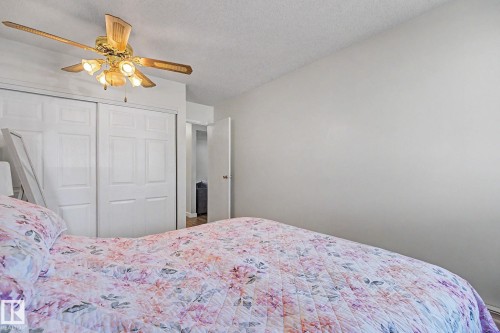 #101 7203 171 St Nw, Edmonton, AB - Indoor Photo Showing Bedroom