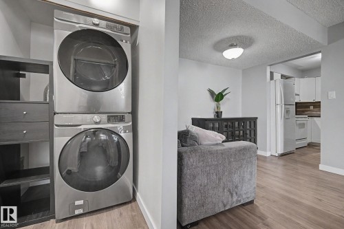 #101 7203 171 St Nw, Edmonton, AB - Indoor Photo Showing Laundry Room