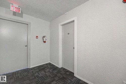 #101 7203 171 St Nw, Edmonton, AB - Indoor Photo Showing Other Room