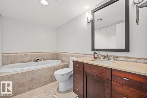 #202 10010 119 St Nw, Edmonton, AB - Indoor Photo Showing Bathroom