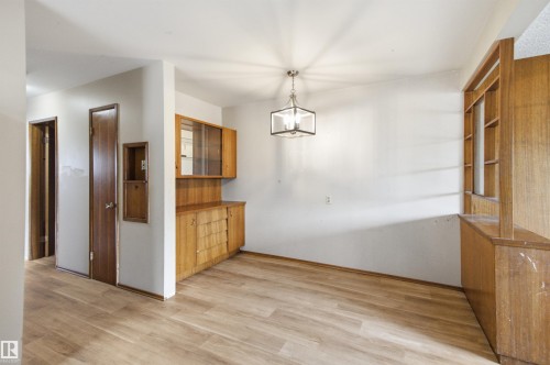 11424 41 Avenue Nw, Edmonton, AB - Indoor Photo Showing Other Room