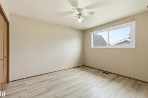 11424 41 Avenue Nw, Edmonton, AB - Indoor Photo Showing Other Room