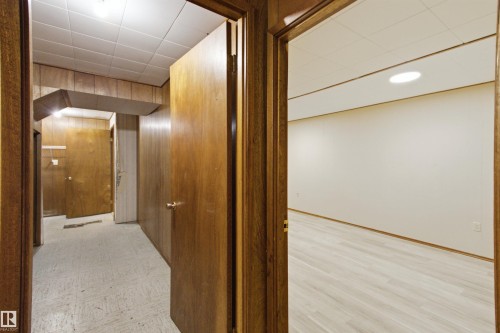 11424 41 Avenue Nw, Edmonton, AB - Indoor Photo Showing Other Room