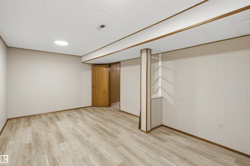 11424 41 Avenue Nw, Edmonton, AB - Indoor