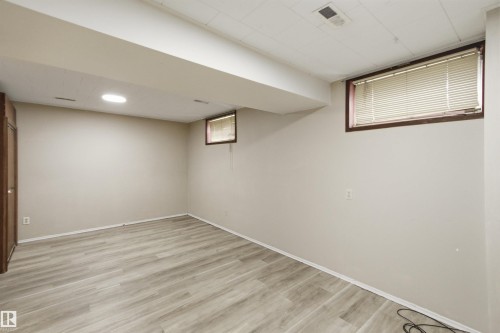 11424 41 Avenue Nw, Edmonton, AB - Indoor