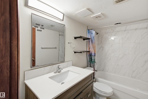 11424 41 Avenue Nw, Edmonton, AB - Indoor Photo Showing Bathroom