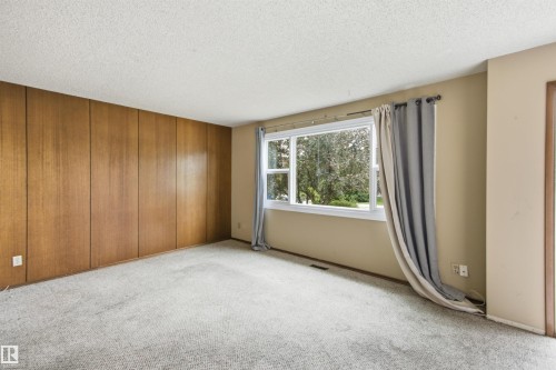11424 41 Avenue Nw, Edmonton, AB - Indoor Photo Showing Other Room