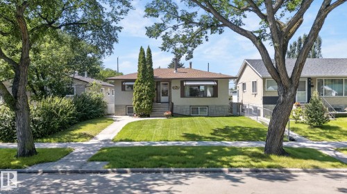 Front house - 12908 104 Street Nw, Edmonton, AB - Outdoor With Facade