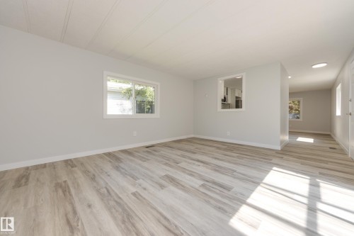 1913 West Royal Way Northwest, Edmonton, AB - Indoor Photo Showing Other Room