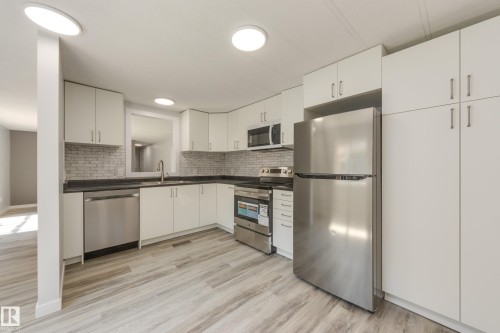 1913 West Royal Way Northwest, Edmonton, AB - Indoor Photo Showing Kitchen With Upgraded Kitchen