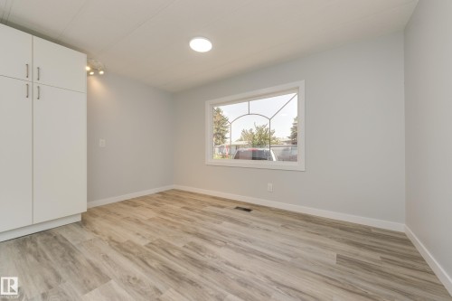 1913 West Royal Way Northwest, Edmonton, AB - Indoor Photo Showing Other Room