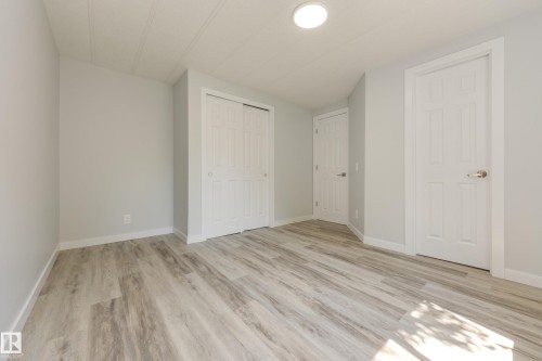 1913 West Royal Way Northwest, Edmonton, AB - Indoor Photo Showing Other Room