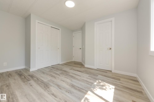 1913 West Royal Way Northwest, Edmonton, AB - Indoor Photo Showing Other Room