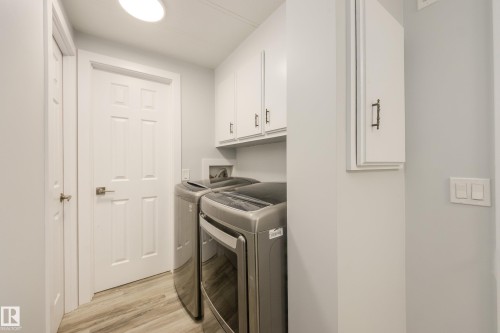 1913 West Royal Way Northwest, Edmonton, AB - Indoor Photo Showing Laundry Room