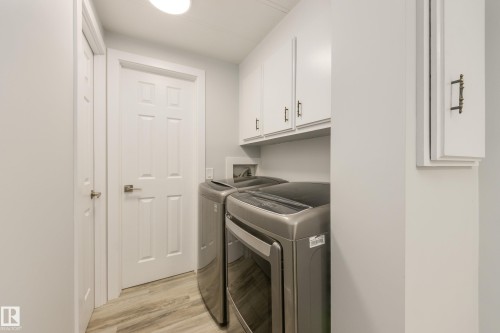 1913 West Royal Way Northwest, Edmonton, AB - Indoor Photo Showing Laundry Room