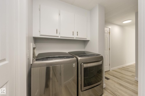 1913 West Royal Way Northwest, Edmonton, AB - Indoor Photo Showing Laundry Room
