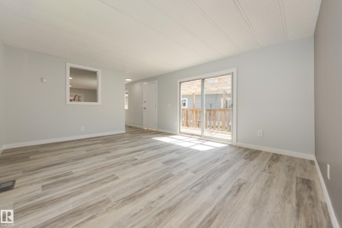 1913 West Royal Way Northwest, Edmonton, AB - Indoor