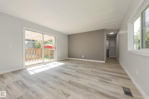 1913 West Royal Way Northwest, Edmonton, AB - Indoor Photo Showing Other Room