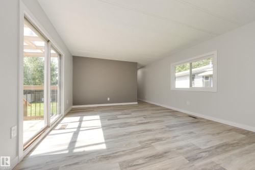 1913 West Royal Way Northwest, Edmonton, AB - Indoor Photo Showing Other Room