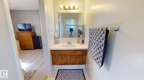 43 Huron Drive, Leduc, AB - Indoor Photo Showing Bathroom
