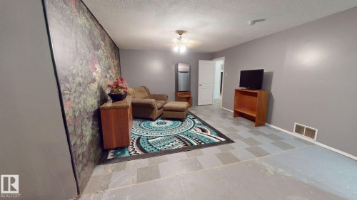 43 Huron Drive, Leduc, AB - Indoor Photo Showing Other Room