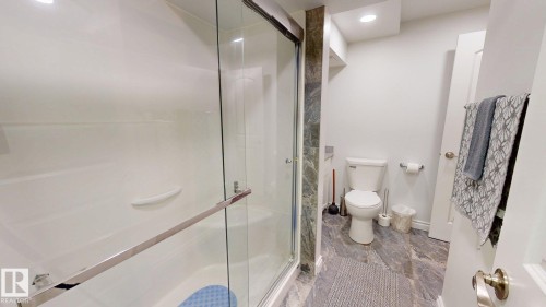 43 Huron Drive, Leduc, AB - Indoor Photo Showing Bathroom