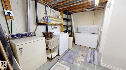 43 Huron Drive, Leduc, AB - Indoor Photo Showing Laundry Room