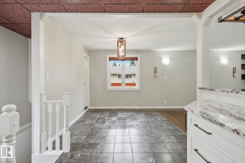 28 Sunnyside Crescent, St. Albert, AB - Indoor Photo Showing Other Room