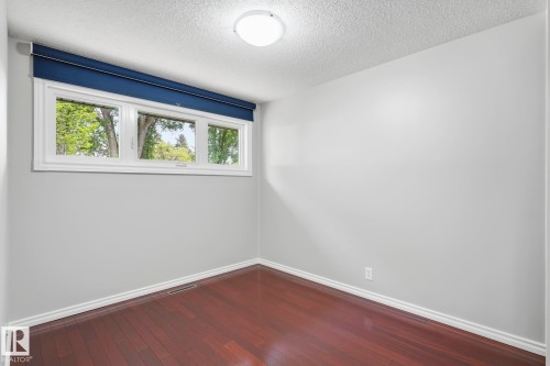 28 Sunnyside Crescent, St. Albert, AB - Indoor Photo Showing Other Room