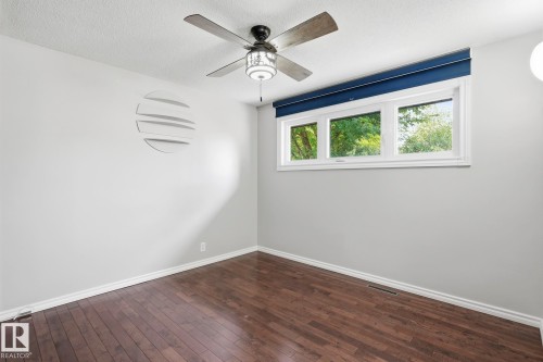 28 Sunnyside Crescent, St. Albert, AB - Indoor Photo Showing Other Room