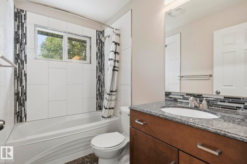 28 Sunnyside Crescent, St. Albert, AB - Indoor Photo Showing Bathroom