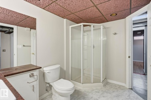 28 Sunnyside Crescent, St. Albert, AB - Indoor Photo Showing Bathroom