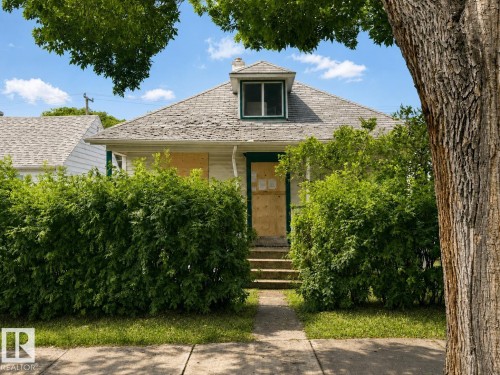 11916 95A Street NW  Edmonton, AB T5G 1R5