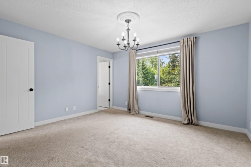 11427 35 Avenue Nw, Edmonton, AB - Indoor Photo Showing Other Room