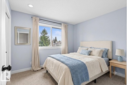 11427 35 Avenue Nw, Edmonton, AB - Indoor Photo Showing Bedroom