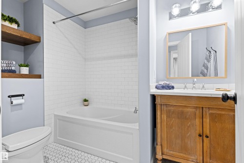 11427 35 Avenue Nw, Edmonton, AB - Indoor Photo Showing Bathroom