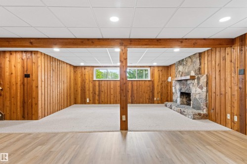 11427 35 Avenue Nw, Edmonton, AB - Indoor