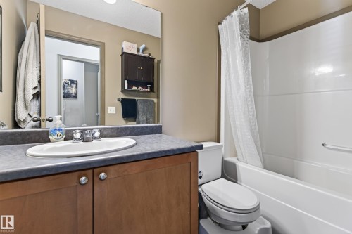 #2 5604 199 St Nw, Edmonton, AB - Indoor Photo Showing Bathroom
