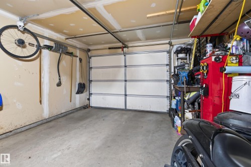 #2 5604 199 St Nw, Edmonton, AB - Indoor Photo Showing Garage