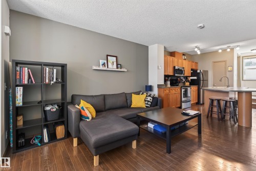 #2 5604 199 St Nw, Edmonton, AB - Indoor Photo Showing Living Room