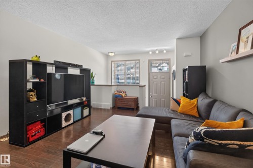 #2 5604 199 St Nw, Edmonton, AB - Indoor Photo Showing Living Room