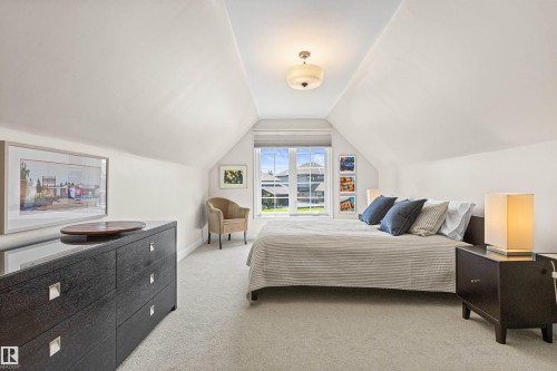 17532 55 Avenue Nw, Edmonton, AB - Indoor Photo Showing Bedroom