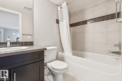 #118 1031 173 St Sw, Edmonton, AB - Indoor Photo Showing Bathroom
