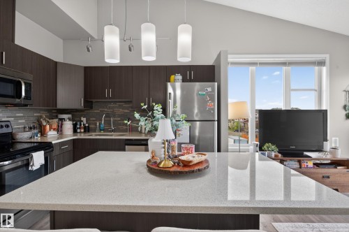 98 4470 Prowse Road, Edmonton, AB - Indoor Photo Showing Kitchen With Upgraded Kitchen