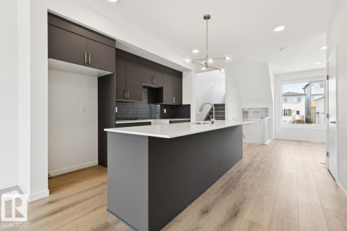 7444 Klapstein Crescent Sw, Edmonton, AB - Indoor Photo Showing Kitchen With Upgraded Kitchen