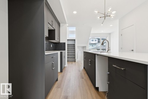 7444 Klapstein Crescent Sw, Edmonton, AB - Indoor Photo Showing Kitchen With Upgraded Kitchen