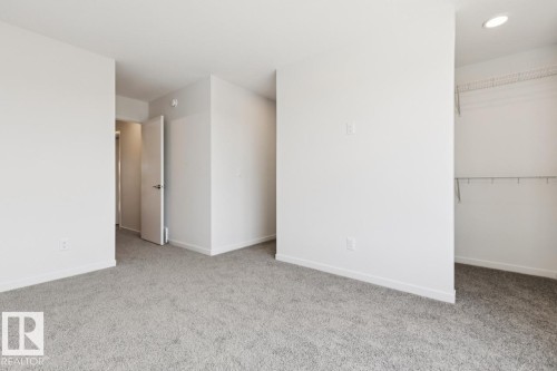 7444 Klapstein Crescent Sw, Edmonton, AB - Indoor Photo Showing Other Room