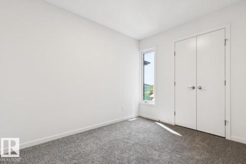 7444 Klapstein Crescent Sw, Edmonton, AB - Indoor Photo Showing Other Room