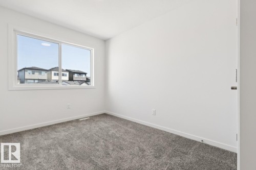 7444 Klapstein Crescent Sw, Edmonton, AB - Indoor Photo Showing Other Room